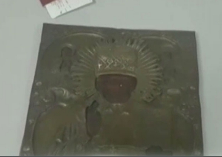 Пассажирка аэропорта Домодедово пыталась вывезти старинную икону в Германию