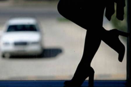 В Домодедове поймали проституток  и сутенёра с автоматом