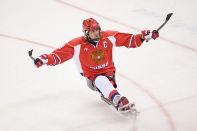 ​Капитан команды по следж-хоккею Дмитрий Лисов - впереди отбор на Игры в Пекин-2022