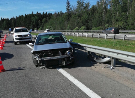 Два несовершеннолетних пассажира пострадали в аварии на М4-Дон