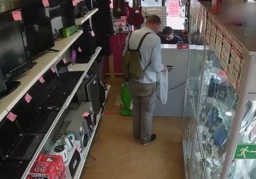 ​Полицейские в Домодедово задержали подозреваемого в краже из комиссионного магазина