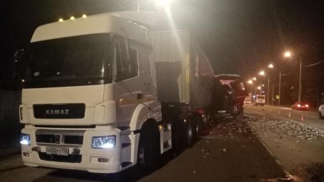 В столкновении 2 грузовиков в Домодедово пострадали люди