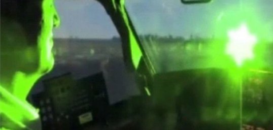 ​В Домодедово неизвестные ослепили лазером пилота во время взлета