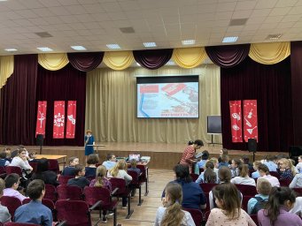Патриотическая акция "Лозунг Победы" прошла во всех школах Домодедова
