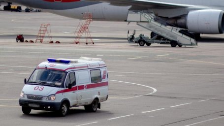 Домодедовские врачи спасли женщину, которой стало плохо на борту самолета
