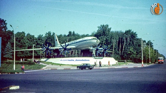 Самолет-памятник Ту-114, 1983 год