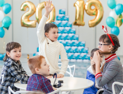 Аэропорт Домодедово провел новогоднюю игру для детей