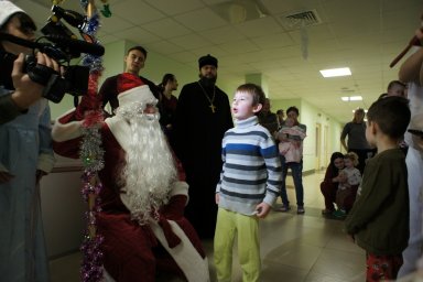 Рождественское поздравление в детском отделении ДЦГБ