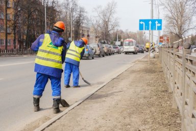 В Домодедово проходит уборка дорог и общественных пространств