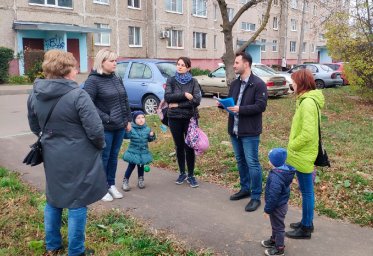 Домодедовские общественники проводят встречи с жителями во дворах