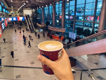 ​Сорок пять тысяч чашек кофе ежедневно выпивают пассажиры аэропорта Домодедово