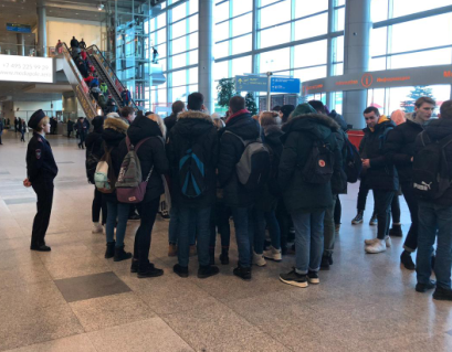 В аэропорту Домодедово высадился студенческий десант