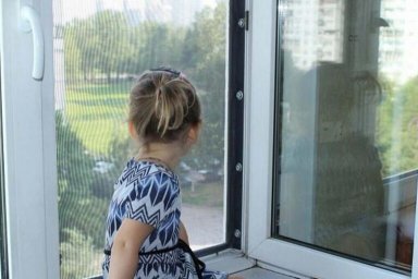 ​В Домодедово пятилетняя девочка выпала из окна