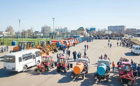 В Домодедово прошел парад коммунальной техники