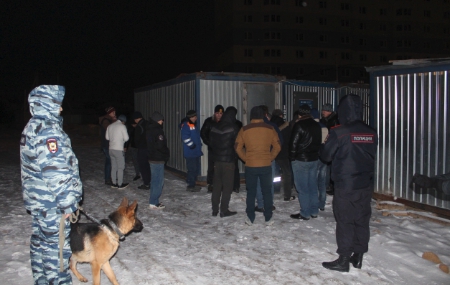 Полицейские проверили строительный комплекс и жилой сектор в "Новом Домодедово"