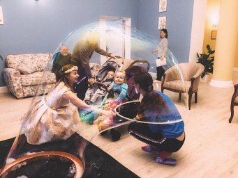 Сказочное Шоу мыльных пузырей в домодедовском Детском Хосписе