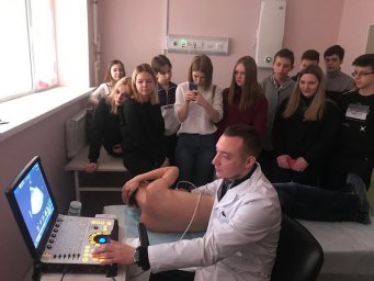 Учащиеся домодедовской школы познакомились с профессией врача в рамках профориентации