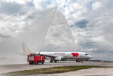 Первый самолет авиакомпании Red Wings в новой ливрее прибыл в аэропорт Домодедово