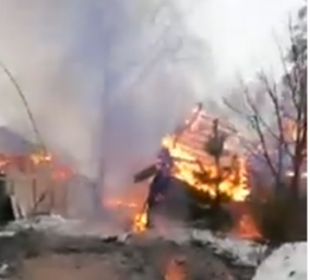 В Востряково сгорели три дома