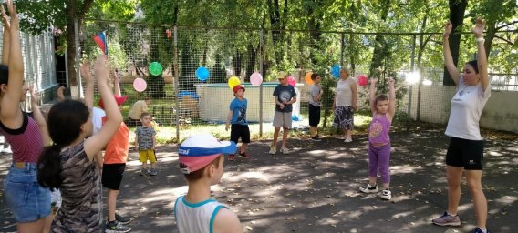 Сотрудники полиции аэропорта Домодедово провели спортивный праздник для детей центра "Семья"
