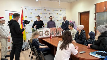 В Домодедово ​поздравили детей из малообеспеченных и многодетных семей