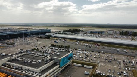 ​Порядка миллиона пассажиров воспользовались услугами паркинга в Домодедово в 2022 году