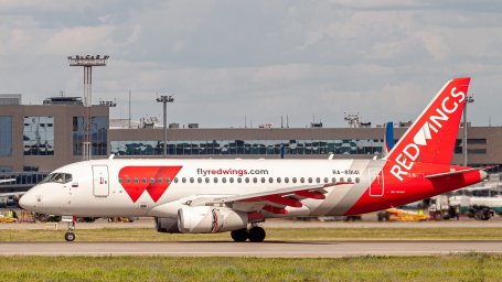 ​Пассажиры Домодедово на длинные выходные летят в Сочи и Анталью