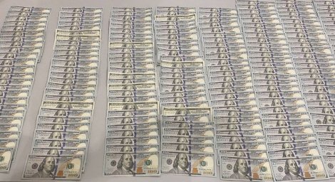 В аэропорту Домодедово пресечена контрабанда 90.5 тыс. долларов
